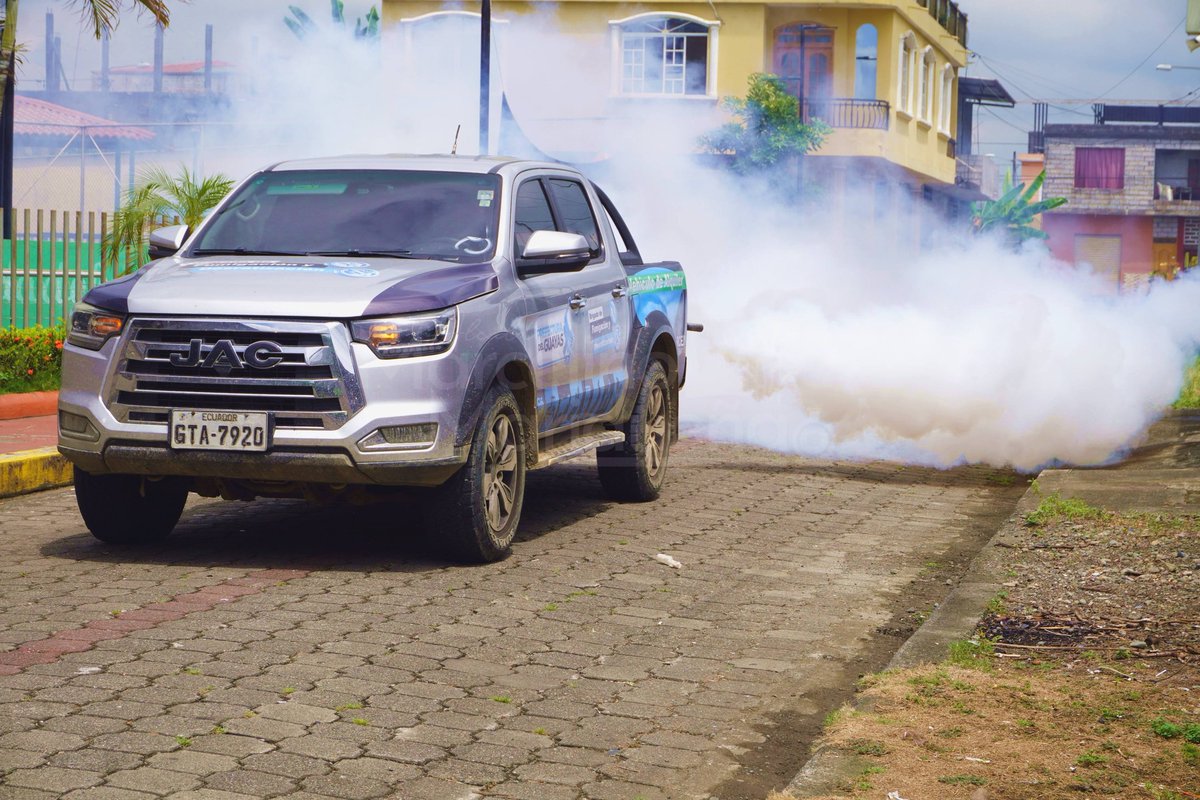 Prefectura del Guayas fumiga el sector urbano de Coronel Marcelino Maridueña
