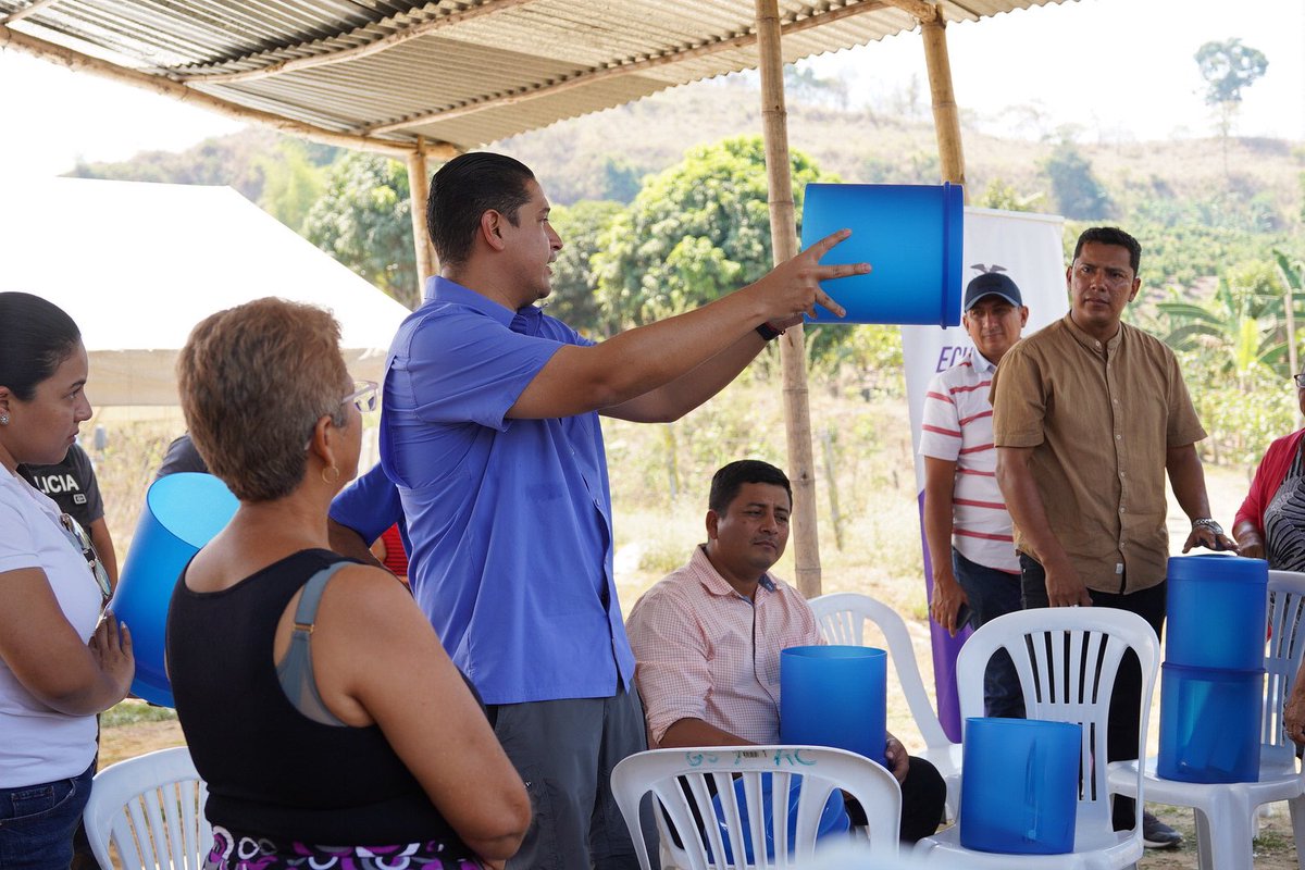 SNGR entregó 13 tanques de agua en Las Lozas y La Gruta por déficit hídrico