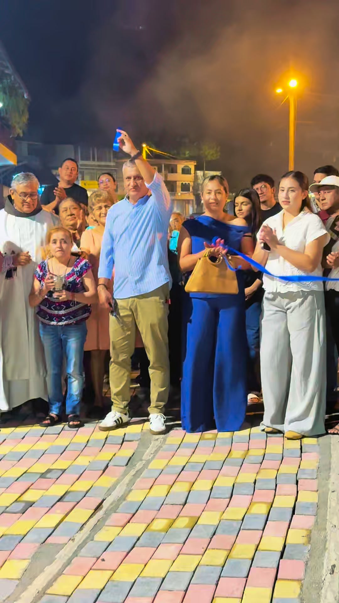 Bucay renueva su imagen urbana con adoquinado y nuevas luminarias
