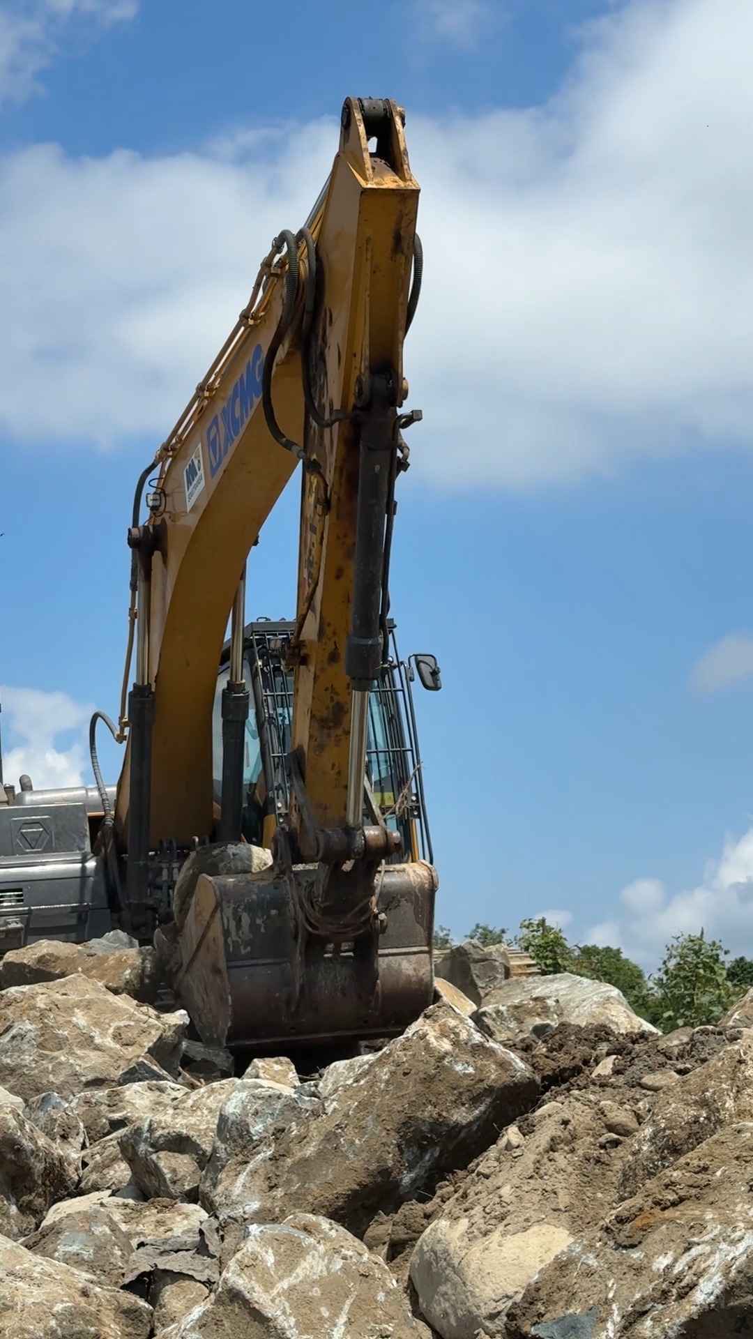 Prefectura del Guayas ejecuta obras de protección contra lluvias en Naranjal