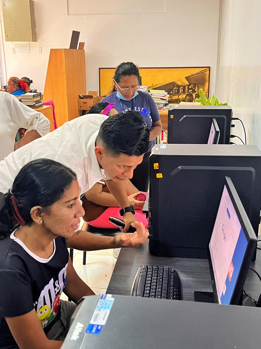 Biblioteca Municipal de Durán abre espacio de coworking para emprendedores