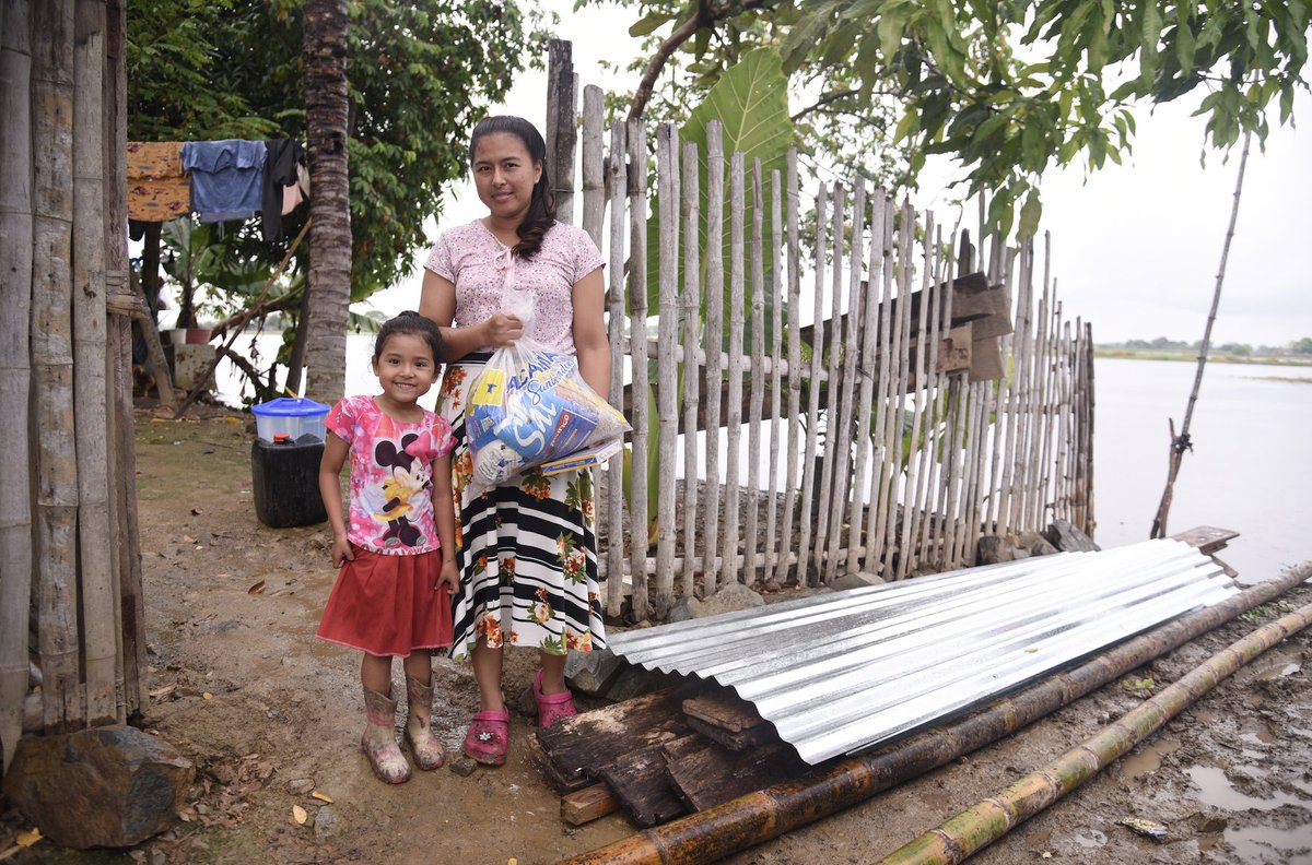 Alcaldía de Samborondón entregó kits a familias de recintos del cantón