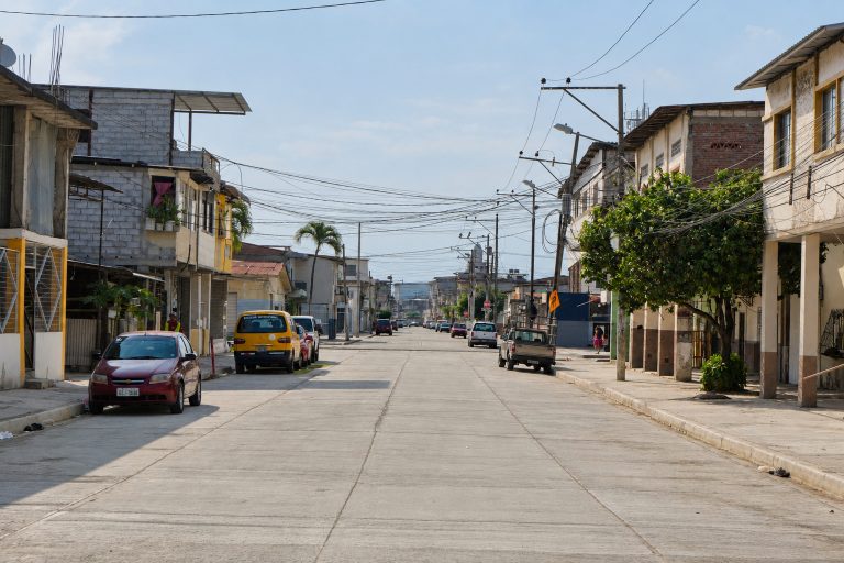Alcaldía prioriza barrios olvidados y mejora el Metrovía en Guayaquil