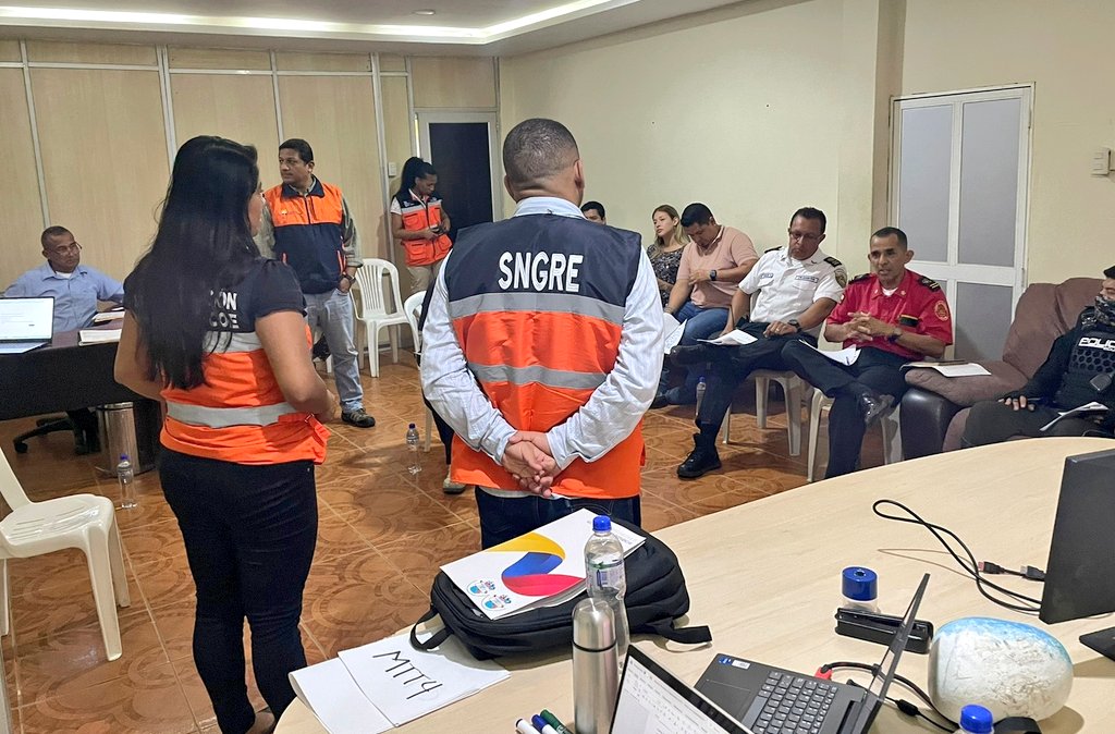 Riesgos técnicos revisan planes del COE ante lluvias en Guayas