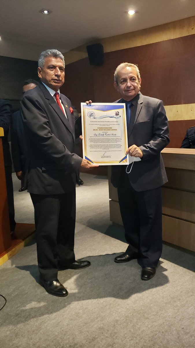 Alcalde de El Empalme recibe condecoración por su trayectoria en Guayaquil