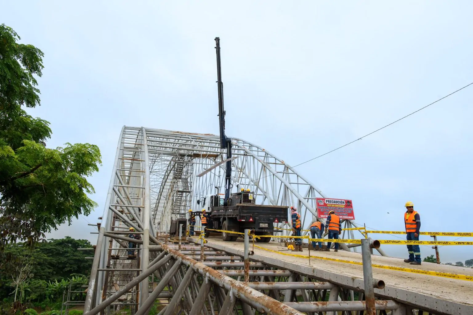 Avanza 22,78% el reforzamiento del puente de Balzar con entrega prevista para mayo