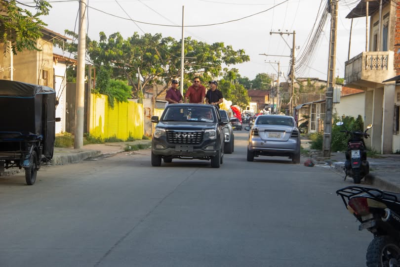 Caravana de la Belleza 2026 llenó de color las calles de El Laurel